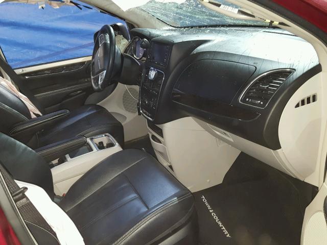 2C4RC1BG3DR751541 - 2013 CHRYSLER TOWN & COU RED photo 5