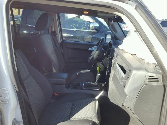 1J4RG4GK7AC126545 - 2010 JEEP COMMANDER თეთრი ფოტო 5