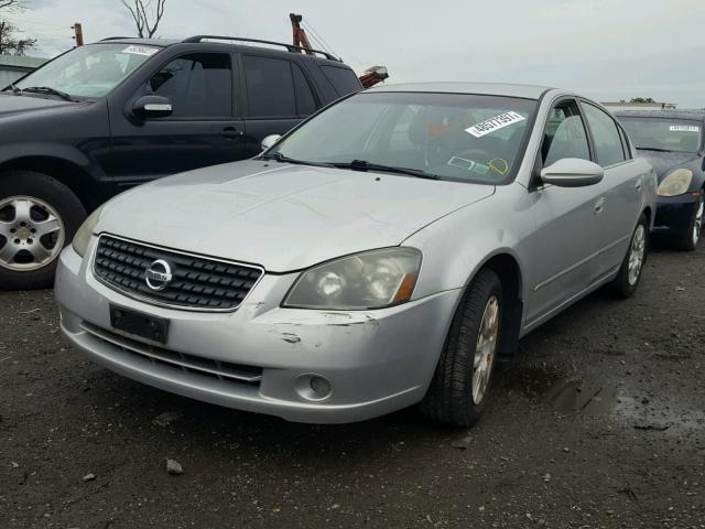 1N4AL11DX5C248609 - 2005 NISSAN ALTIMA S SILVER photo 2