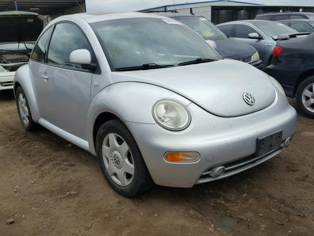 3VWCA21C0YM415453 - 2000 VOLKSWAGEN NEW BEETLE Gümüş foto 1