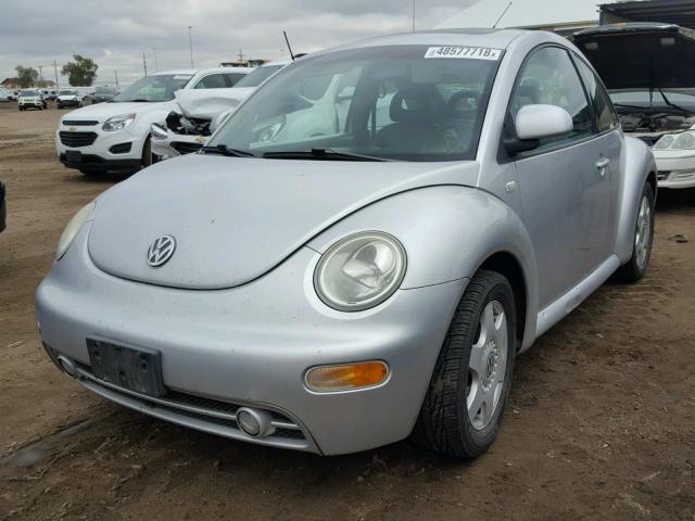 3VWCA21C0YM415453 - 2000 VOLKSWAGEN NEW BEETLE Gümüş foto 2