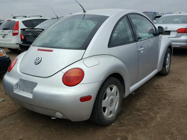 3VWCA21C0YM415453 - 2000 VOLKSWAGEN NEW BEETLE Gümüş foto 4
