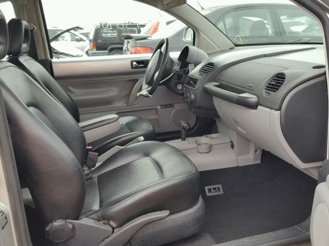 3VWCA21C0YM415453 - 2000 VOLKSWAGEN NEW BEETLE Gümüş foto 5