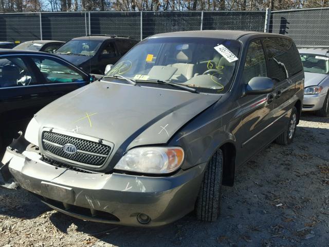 KNDUP131746563489 - 2004 KIA SEDONA EX GRAY photo 2