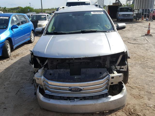 1FMDK02W88GA23487 - 2008 FORD TAURUS X S SILVER photo 9