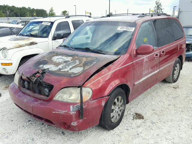 KNDUP131356669004 - 2005 KIA SEDONA EX RED photo 2