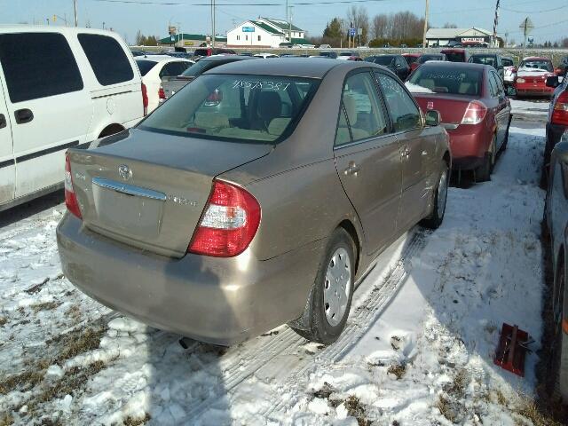 JTDBE32K220048158 - 2002 TOYOTA CAMRY LE BEIGE photo 4