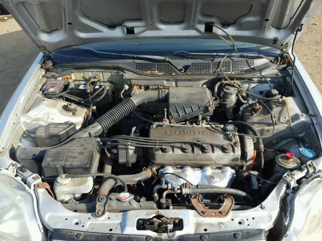 1HGEJ6225YL001807 - 2000 HONDA CIVIC DX SILVER photo 7