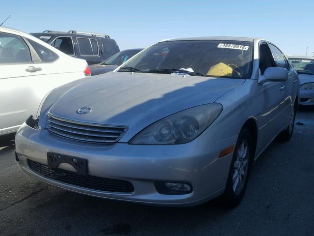 JTHBA30G645012018 - 2004 LEXUS ES 330 SILVER photo 2