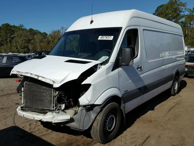 WDYPE8CC4B5546959 - 2011 FREIGHTLINER SPRINTER 2 WHITE photo 2