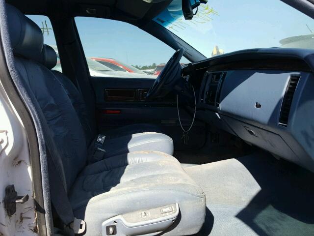 1G6DW52P3TR705689 - 1996 CADILLAC FLEETWOOD WHITE photo 5