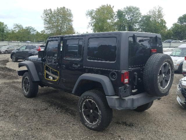 1C4BJWDG6GL233762 - 2016 JEEP WRANGLER U BLACK photo 3