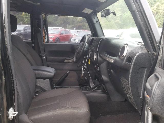 1C4BJWDG6GL233762 - 2016 JEEP WRANGLER U BLACK photo 5