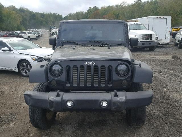 1C4BJWDG6GL233762 - 2016 JEEP WRANGLER U BLACK photo 9