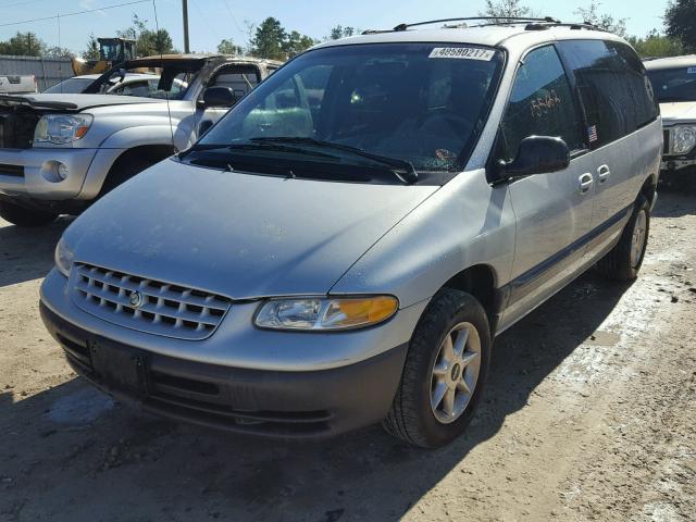 2C4GJ45G9YR860831 - 2000 CHRYSLER VOYAGER SE SILVER photo 2