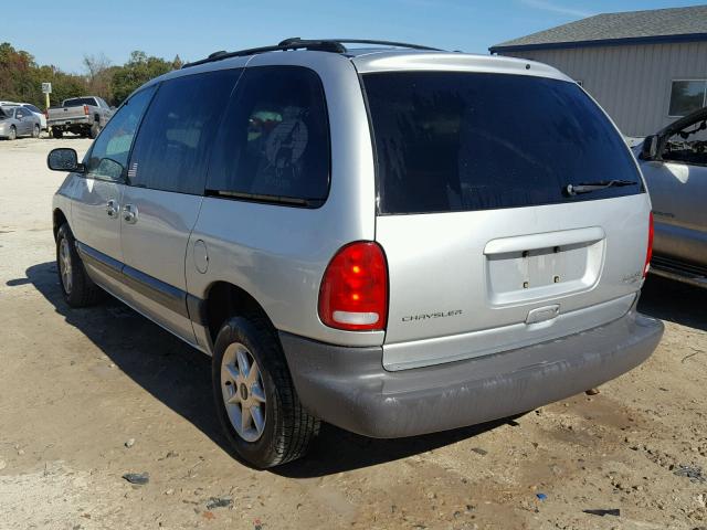 2C4GJ45G9YR860831 - 2000 CHRYSLER VOYAGER SE SILVER photo 3