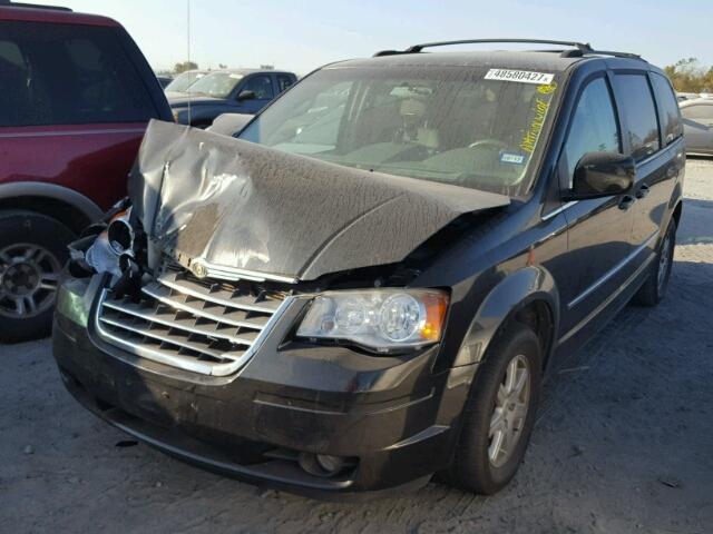 2A4RR5D11AR431879 - 2010 CHRYSLER TOWN & COU BLACK photo 2