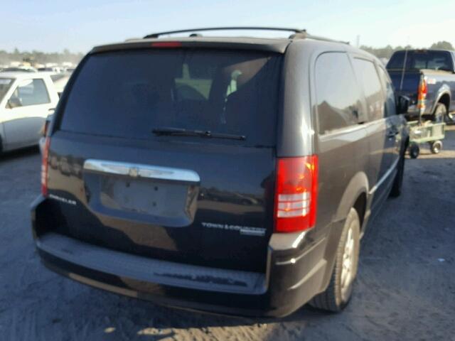 2A4RR5D11AR431879 - 2010 CHRYSLER TOWN & COU BLACK photo 4