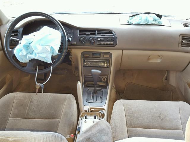 1HGCD5657TA182555 - 1996 HONDA ACCORD EX GREEN photo 9