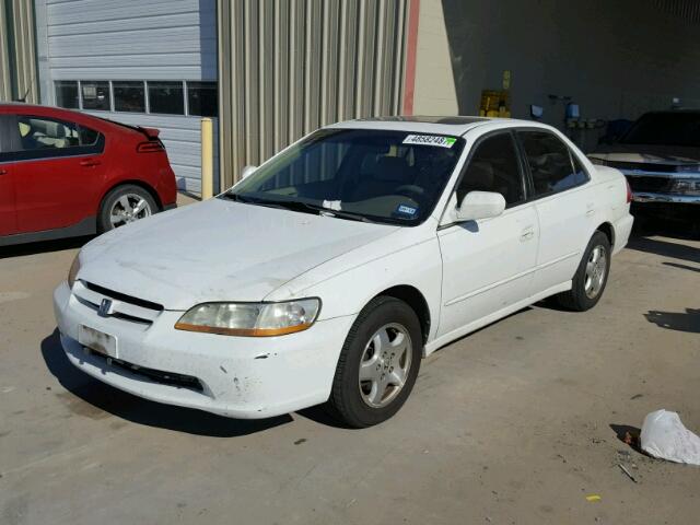 1HGCG1658XA059532 - 1999 HONDA ACCORD EX WHITE photo 2