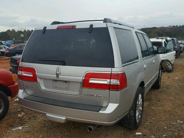 5LMFU27547LJ03435 - 2007 LINCOLN NAVIGATOR SILVER photo 4