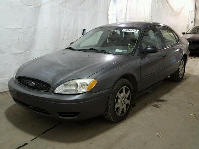 1FAFP53U65A163566 - 2005 FORD TAURUS SE BROWN photo 2