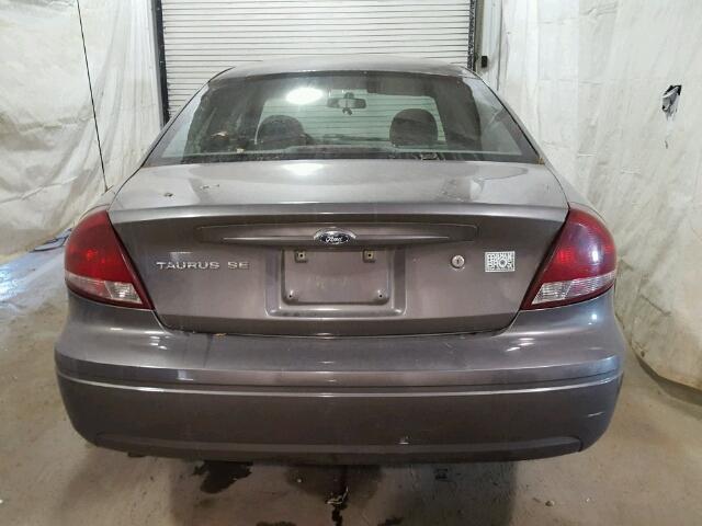 1FAFP53U65A163566 - 2005 FORD TAURUS SE BROWN photo 9