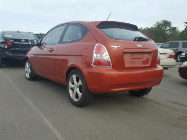 KMHCN36C57U027615 - 2007 HYUNDAI ACCENT SE ORANGE photo 3