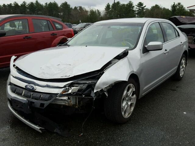 3FAHP0HA4BR167529 - 2011 FORD FUSION SE SILVER photo 2