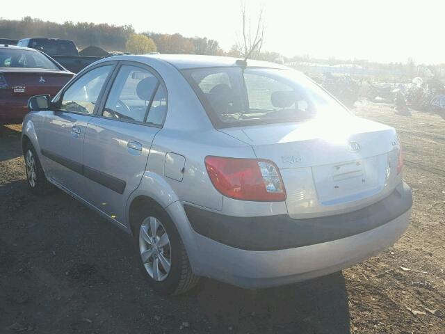 KNADE223596495521 - 2009 KIA RIO BASE SILVER photo 3