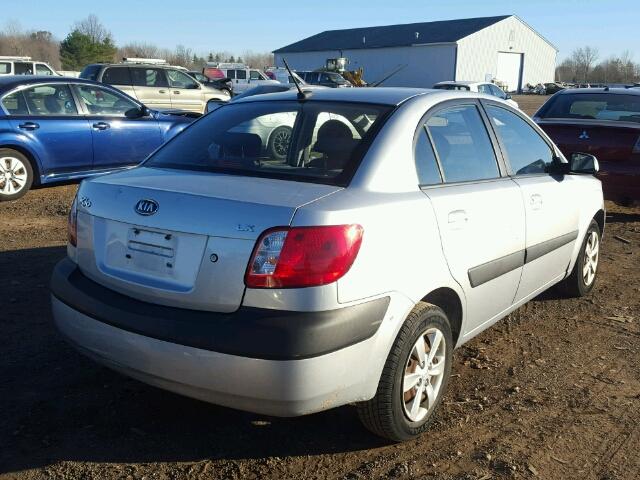 KNADE223596495521 - 2009 KIA RIO BASE SILVER photo 4