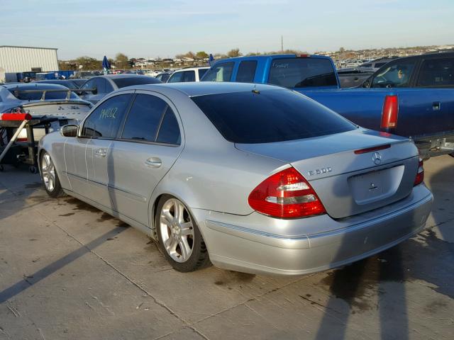 WDBUF70J04A493744 - 2004 MERCEDES-BENZ E 500 SILVER photo 3