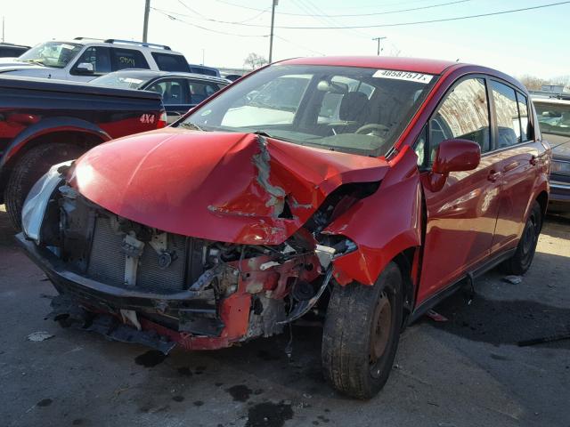 3N1BC13E29L402991 - 2009 NISSAN VERSA S RED photo 2