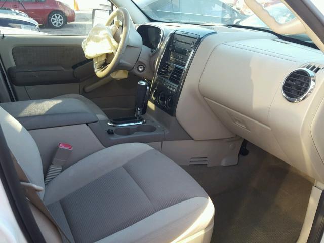1FMEU73E86UB74244 - 2006 FORD EXPLORER X WHITE photo 5