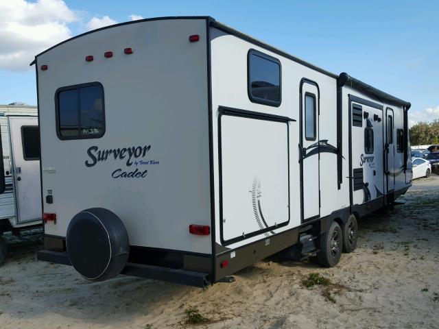 4X4TSVH2XFL025502 - 2015 SURV MOTORHOME WHITE photo 4