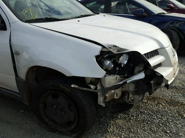 JA4LZ31F85U022779 - 2005 MITSUBISHI OUTLANDER WHITE photo 9