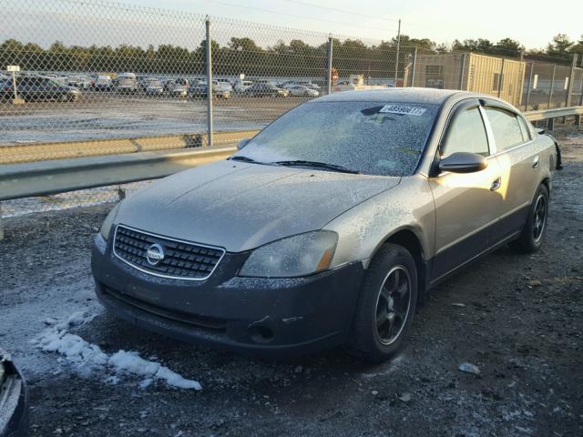 1N4AL11DX5C267113 - 2005 NISSAN ALTIMA S GRAY photo 2