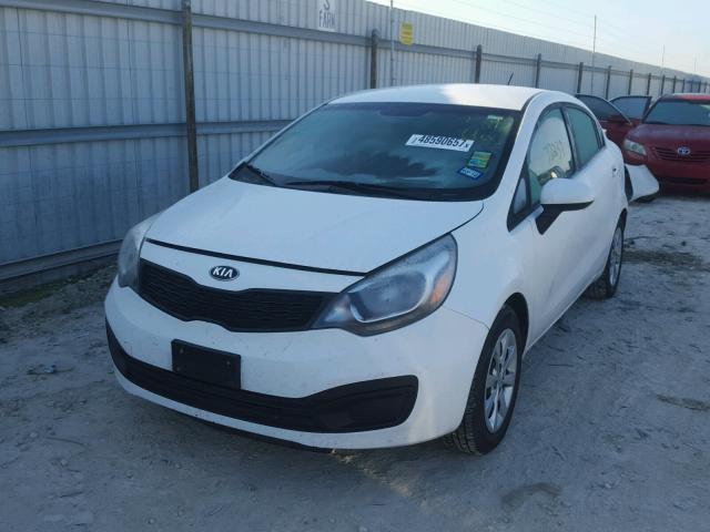 KNADM4A33E6389661 - 2014 KIA RIO LX WHITE photo 2