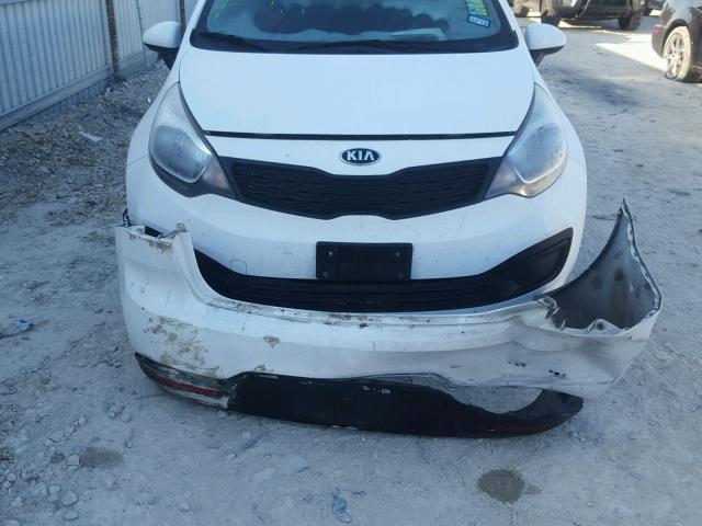 KNADM4A33E6389661 - 2014 KIA RIO LX WHITE photo 9