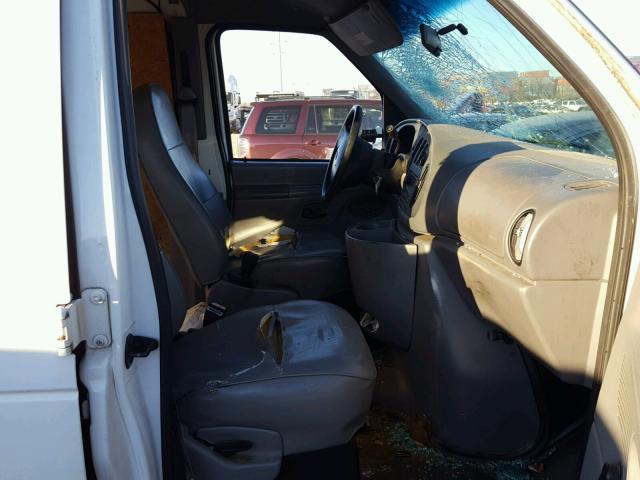 1FTRE1429WHA49699 - 1998 FORD ECONOLINE WHITE photo 5