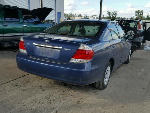 4T1BE32K95U412469 - 2005 TOYOTA CAMRY LE BLUE photo 4