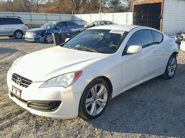 KMHHT6KD8AU019446 - 2010 HYUNDAI GENESIS CO WHITE photo 2