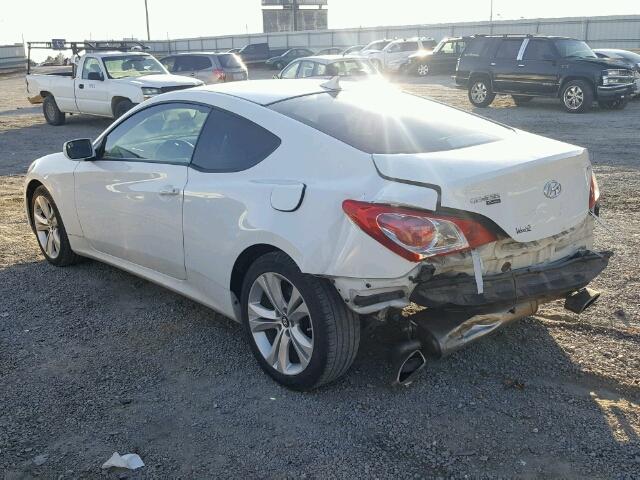 KMHHT6KD8AU019446 - 2010 HYUNDAI GENESIS CO WHITE photo 3