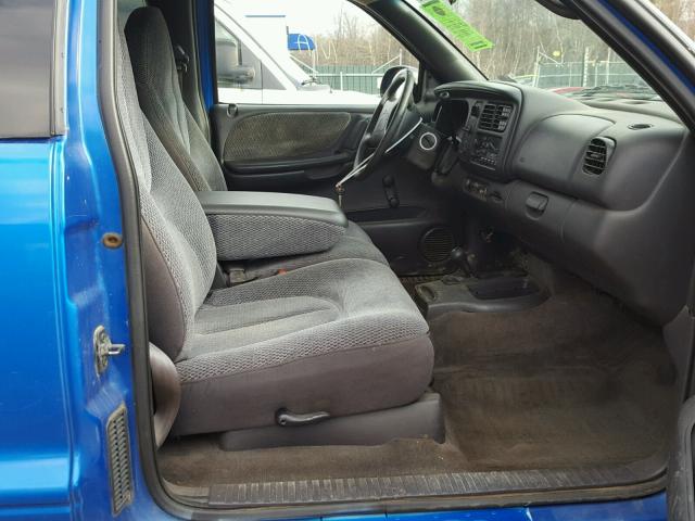 1B7GG22Y8XS197734 - 1999 DODGE DAKOTA BLUE photo 5