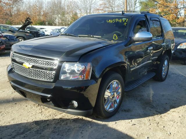 1GNUKCE00AR271778 - 2010 CHEVROLET TAHOE K150 BLACK photo 2