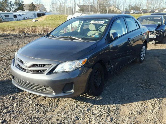 2T1BU4EE8CC882196 - 2012 TOYOTA COROLLA BA GRAY photo 2