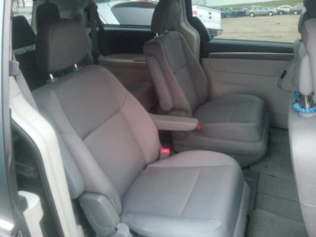 2C4RVAAG8ER144760 - 2014 VOLKSWAGEN ROUTAN S 黑色 照片 6