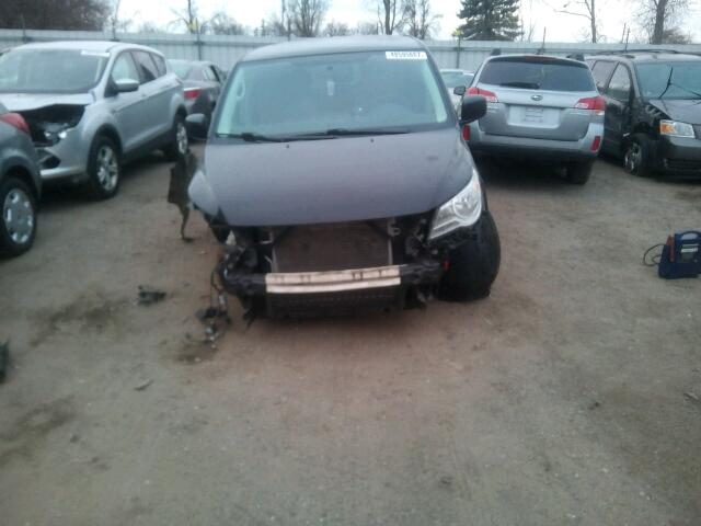 2C4RVAAG8ER144760 - 2014 VOLKSWAGEN ROUTAN S 黑色 照片 9