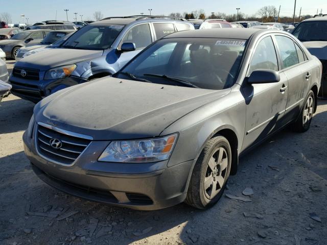 5NPET4AC1AH649663 - 2010 HYUNDAI SONATA GLS GRAY photo 2