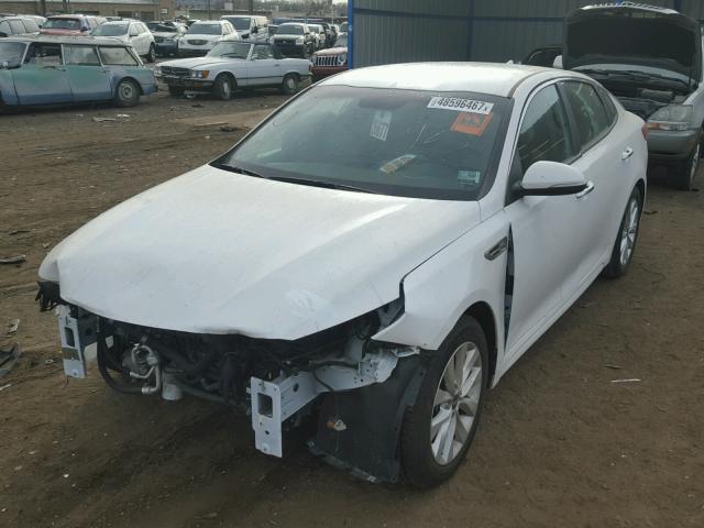 5XXGT4L37GG004493 - 2016 KIA OPTIMA LX WHITE photo 2